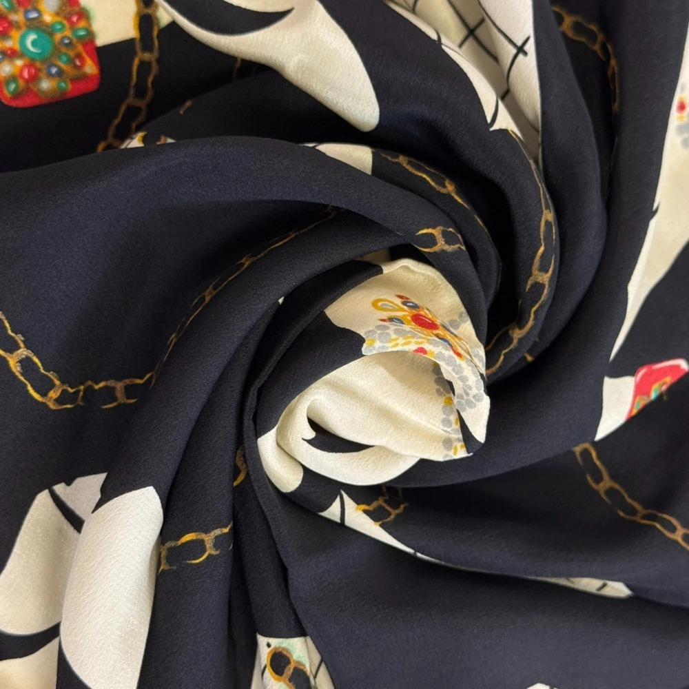 CHANEL Mademoiselle Matelassé Scarf/Muffler, Black